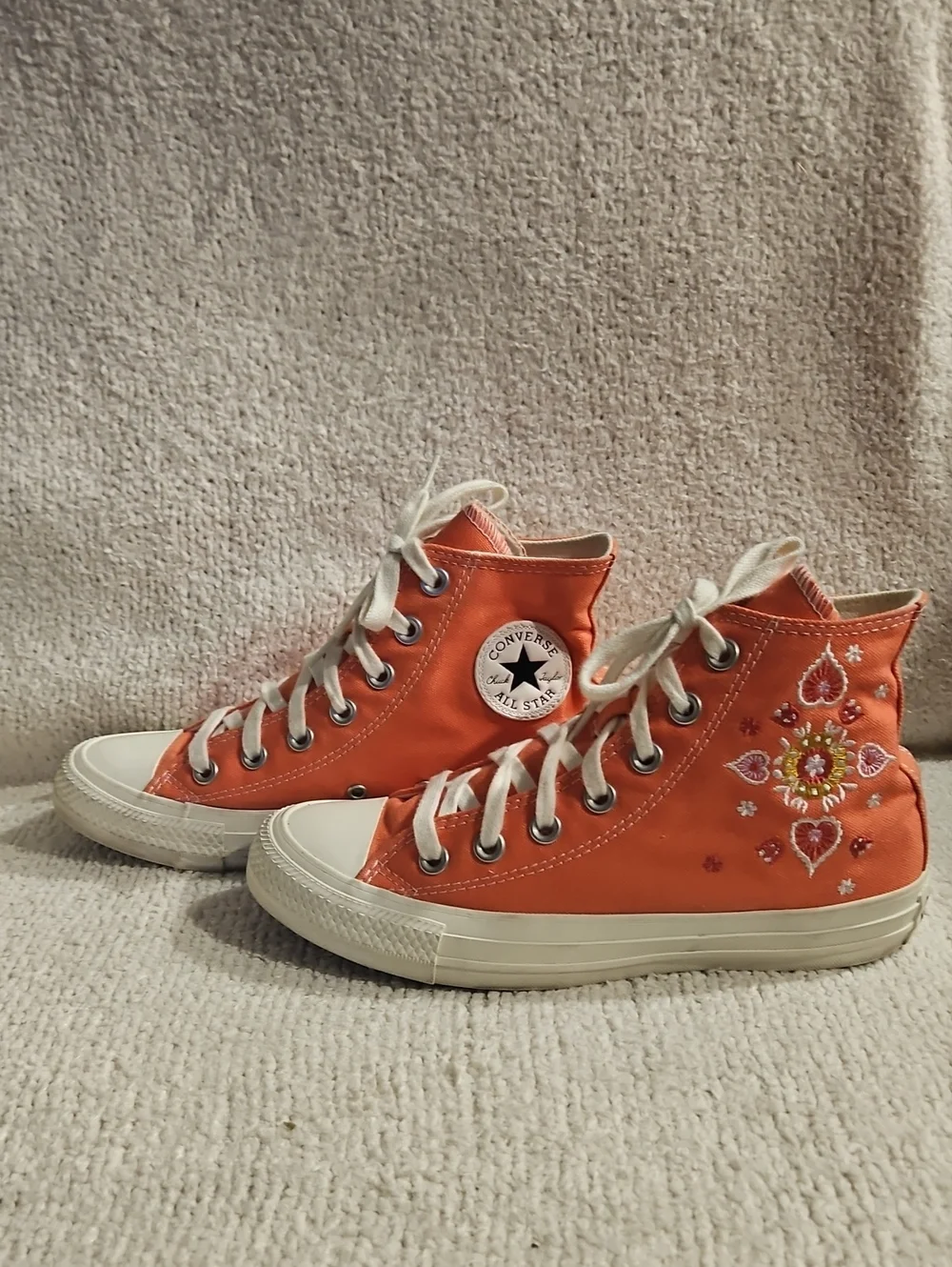 Women's Classic Converse High-Top in Coral Size 6 - Picture 3 of 8